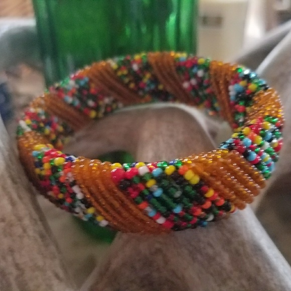 Beaded Indian bracelet - Picture 1 of 3